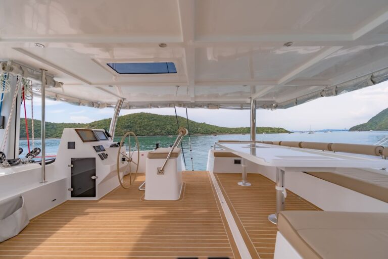 The new Island Spirit 525