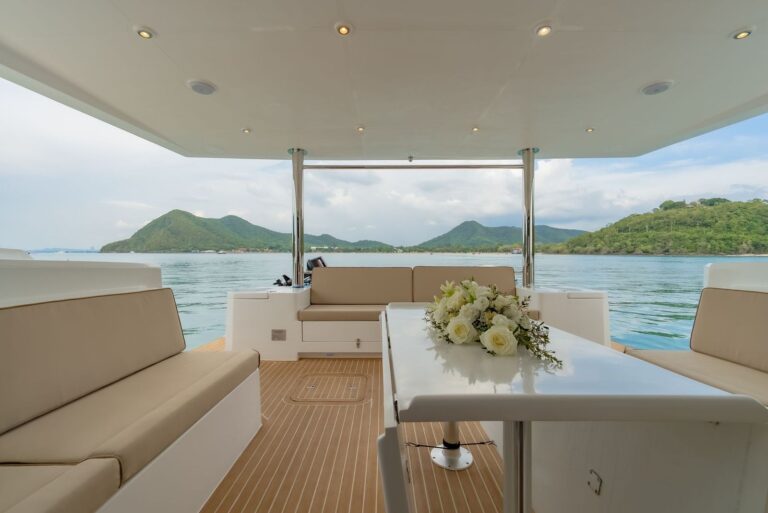 The new Island Spirit 525